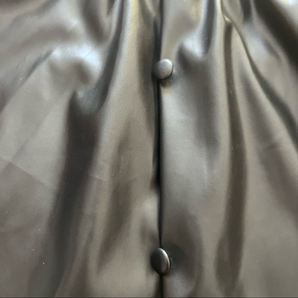 Faux leather black skirt size 11/12 - Picture 4 of 6